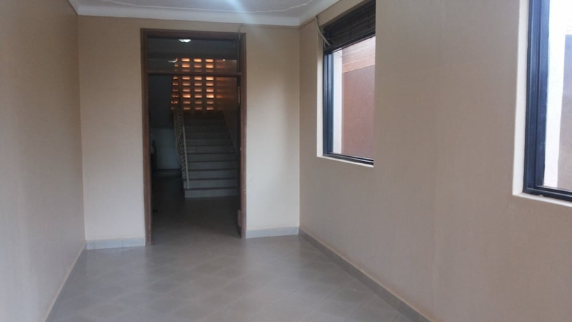Imagen de los interiores del Hotel Rest Gardens. Foto 19