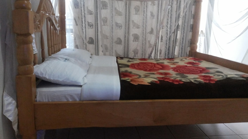 Imagen de la habitación del Hotel Rest Gardens. Foto 13