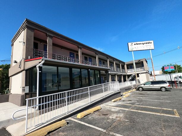 Imagen general del Hotel Rest Inn - Elizabeth. Foto 11