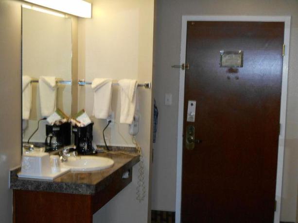 Imagen general del Hotel Rest Inn Fort Smith. Foto 8