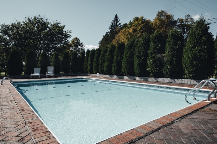 Imagen de la piscina del Hotel Rest - a Modern Motel. Foto 19