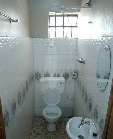 Imagen de la habitación del Hotel Rest-Inn Lodge. Foto 13