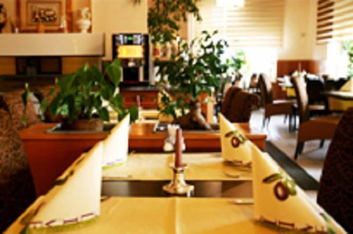 Imagen del bar/restaurante del Hotel Restaurant Alexandros. Foto 4