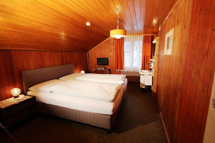 Imagen de la habitación del Hotel Restaurant Alpina. Foto 8