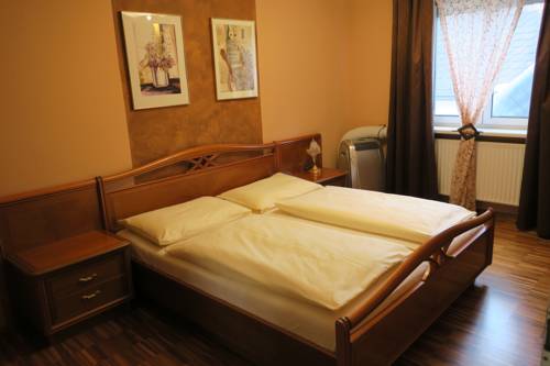 Imagen de la habitación del Hotel Restaurant B&ouml;ck roter Hahn. Foto 8