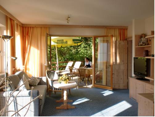 Imagen de la habitación del Hotel Restaurant Cafe Neu Meran. Foto 3