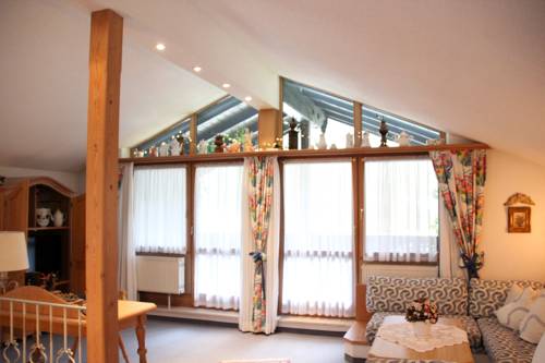 Imagen de la habitación del Hotel Restaurant Cafe Neu Meran. Foto 4