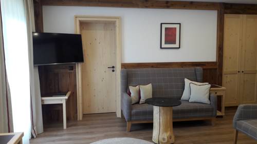 Imagen de la habitación del Hotel Restaurant Cafe Neu Meran. Foto 9