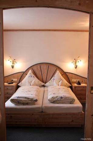 Imagen de la habitación del Hotel Restaurant Cafe Neu Meran. Foto 10
