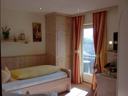 Imagen de la habitación del Hotel Restaurant Cafe Neu Meran. Foto 16