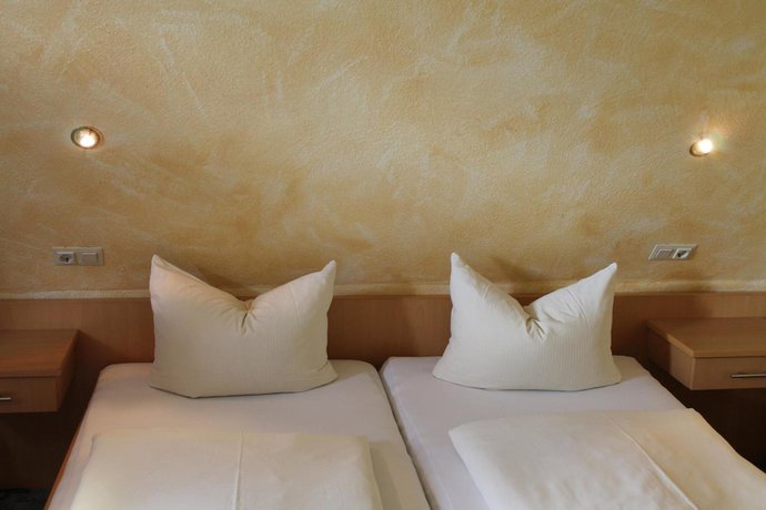Imagen de la habitación del Hotel Restaurant Caf&eacute; Uhl. Foto 5