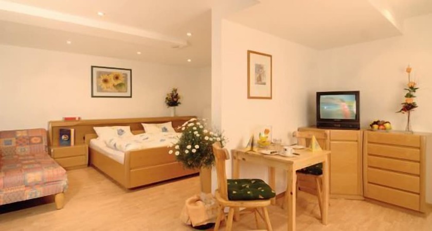 Imagen de la habitación del Hotel Restaurant Caf&eacute; Uhl. Foto 14