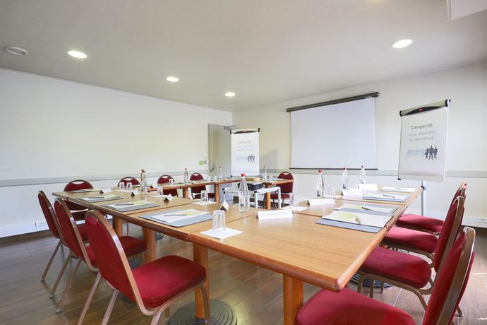 Imagen del bar/restaurante del Hotel Restaurant Campanile B&eacute;thune - Fouqui&egrave;res Le. Foto 4