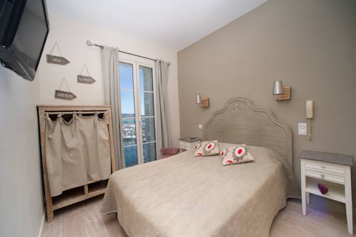Imagen de la habitación del Hotel Restaurant De La Tour. Foto 4
