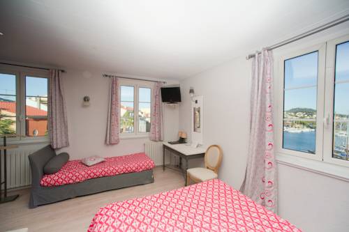 Imagen de la habitación del Hotel Restaurant De La Tour. Foto 9