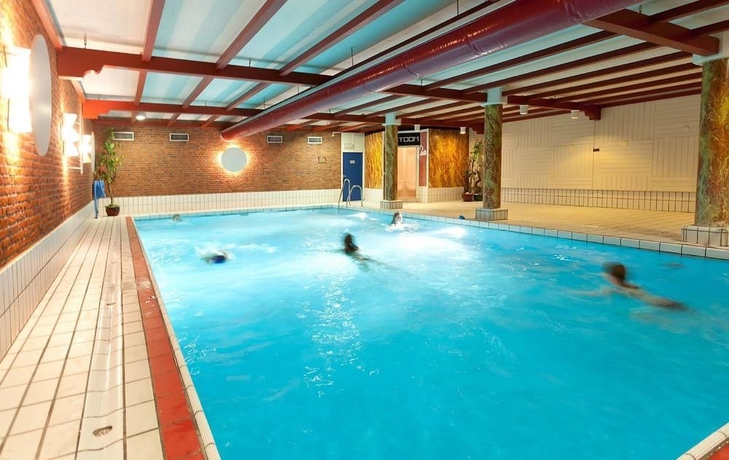 Imagen de la piscina del Hotel Restaurant De Zwaan. Foto 14