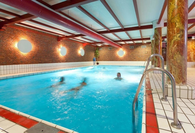 Imagen de la piscina del Hotel Restaurant De Zwaan. Foto 15