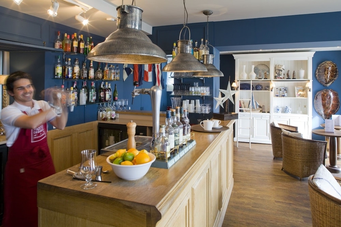 Imagen del bar/restaurante del Hotel Restaurant Des Isles. Foto 6