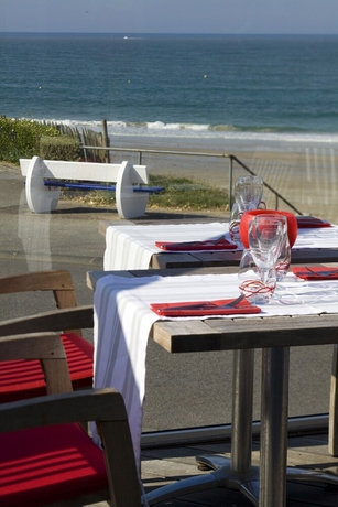 Imagen del bar/restaurante del Hotel Restaurant Des Isles. Foto 9