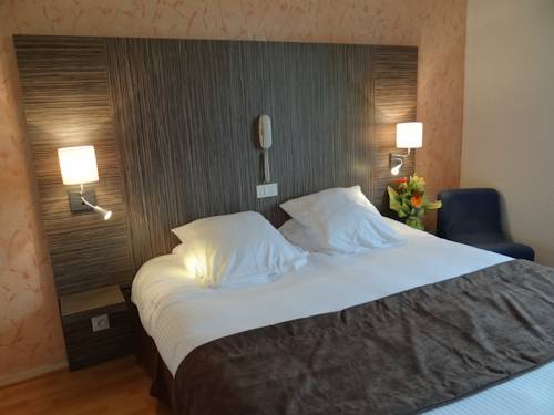 Imagen de la habitación del Hotel Restaurant Des Thermes, Castera-Verduzan. Foto 8