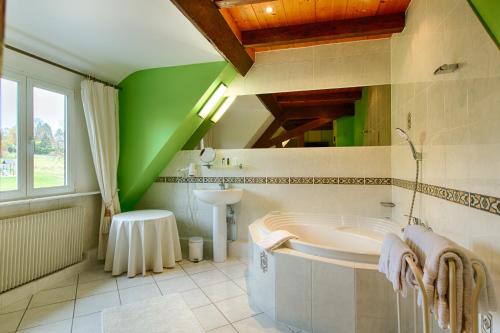Imagen de la habitación del Hotel Restaurant Des Vosges. Foto 10