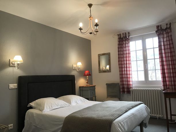 Imagen de la habitación del Hotel Restaurant Du Plomb du Cantal. Foto 5
