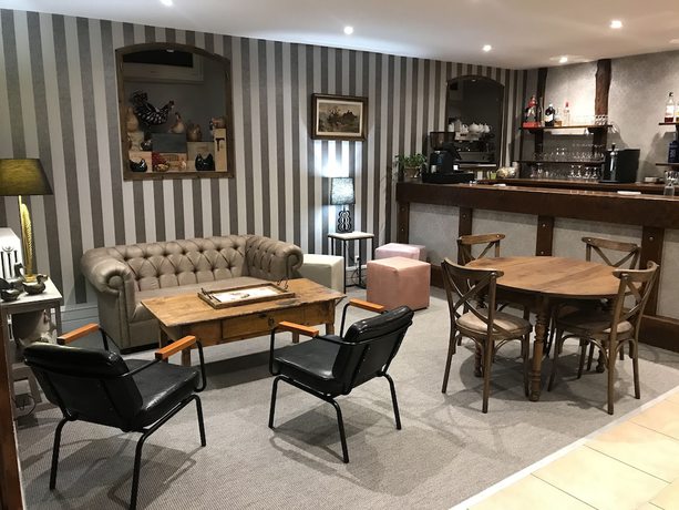 Imagen de los interiores del Hotel Restaurant Du Plomb du Cantal. Foto 19