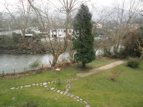 Imagen de los interiores del Hotel Restaurant Du Pont. Foto 12