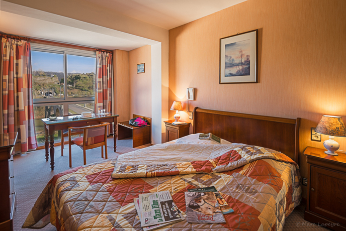 Imagen de la habitación del Hotel Restaurant Du Pont, Saint-Cirgue. Foto 6