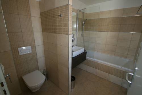 Imagen de la habitación del Hotel Restaurant Elissaldia. Foto 5