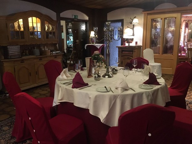Imagen del bar/restaurante del Hotel - Restaurant Feste Neustadt. Foto 3