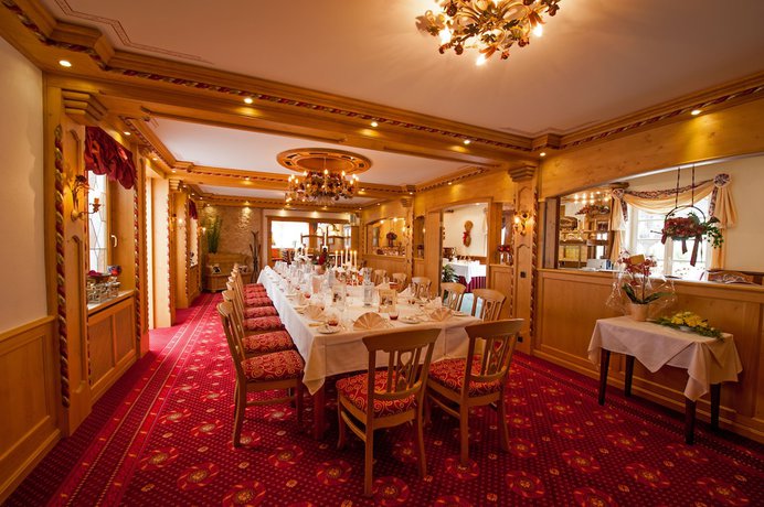 Imagen del bar/restaurante del Hotel - Restaurant Feste Neustadt. Foto 6