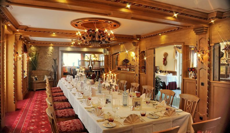 Imagen del bar/restaurante del Hotel - Restaurant Feste Neustadt. Foto 8