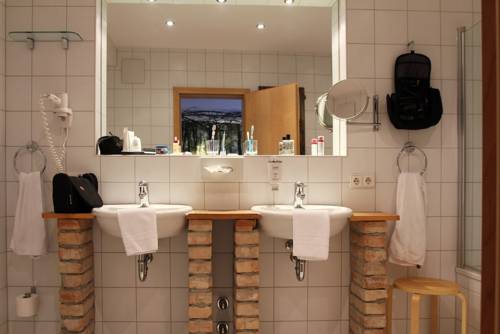 Imagen de la habitación del Hotel Restaurant Gr&uuml;ner Baum Und Altes Tor. Foto 5