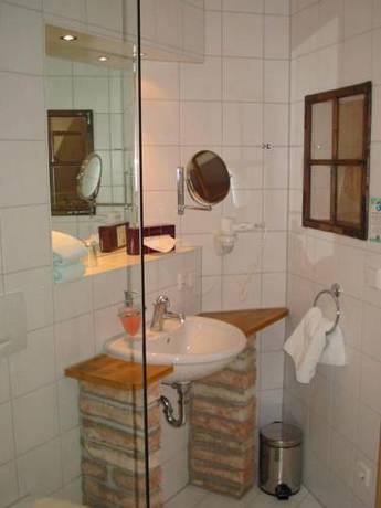 Imagen de la habitación del Hotel Restaurant Gr&uuml;ner Baum Und Altes Tor. Foto 10