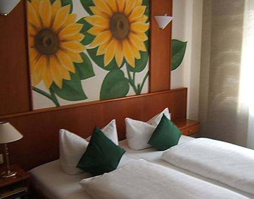 Imagen de la habitación del Hotel Restaurant Gr&uuml;ner Baum Und Altes Tor. Foto 12