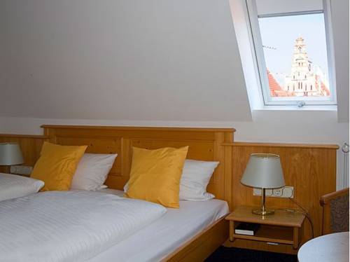 Imagen de la habitación del Hotel Restaurant Gr&uuml;ner Baum Und Altes Tor. Foto 14