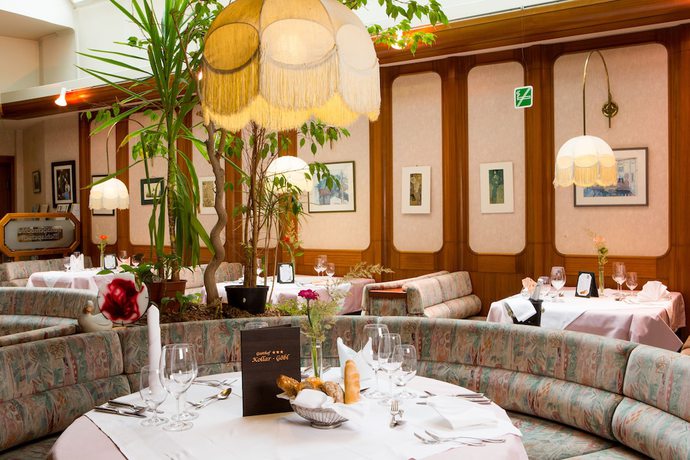 Imagen del bar/restaurante del Hotel Restaurant Kollar G&ouml;bl. Foto 8