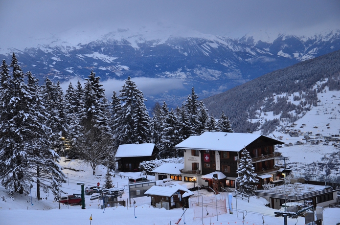 Imagen de los exteriores del Hotel Restaurant La Cambuse. Foto 12