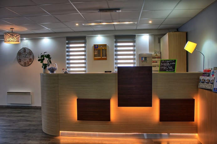 Imagen de los interiores del Hotel Restaurant La Chaumiere Les Mureaux - Flins. Foto 17