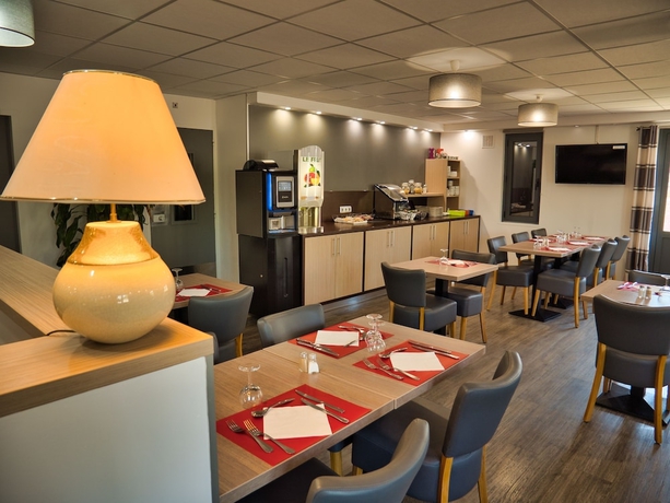 Imagen del bar/restaurante del Hotel Restaurant La Chaumiere Les Mureaux - Flins. Foto 4