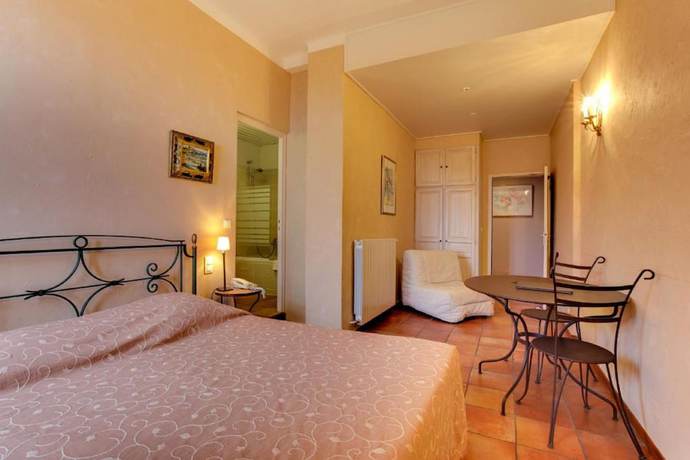 Imagen de la habitación del Hotel Restaurant La Corniche. Foto 7