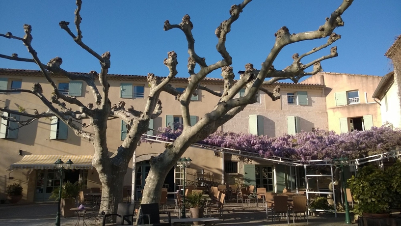 Imagen de los exteriores del Hotel Restaurant La Ferme. Foto 9