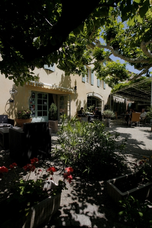 Imagen de los exteriores del Hotel Restaurant La Ferme. Foto 12