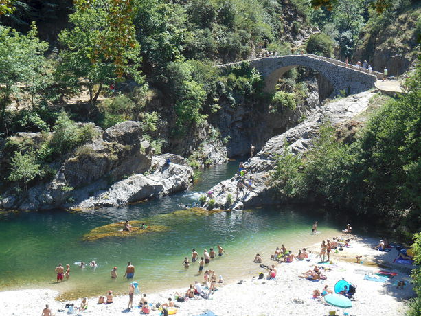 Imagen del bar/restaurante del Hotel Restaurant La Gravenne. Foto 9