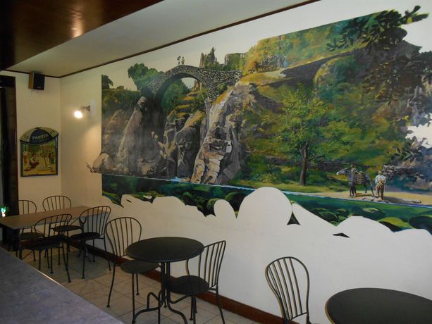 Imagen de los exteriores del Hotel Restaurant La Gravenne. Foto 13