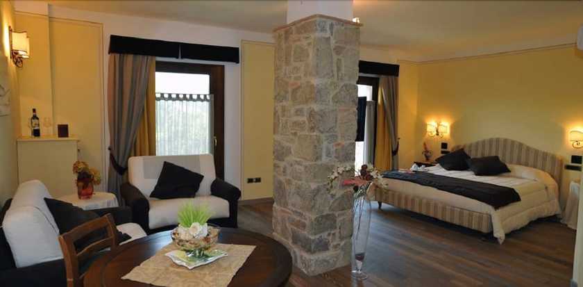 Imagen de la habitación del Hotel Restaurant La Torricella. Foto 17