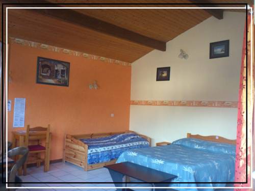Imagen de la habitación del Hotel Restaurant La Vieille Ferme. Foto 3