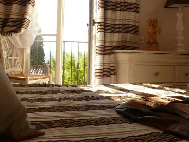 Imagen de la habitación del Hotel Restaurant Le Bellevue, Bormes-les-Mimosas. Foto 5