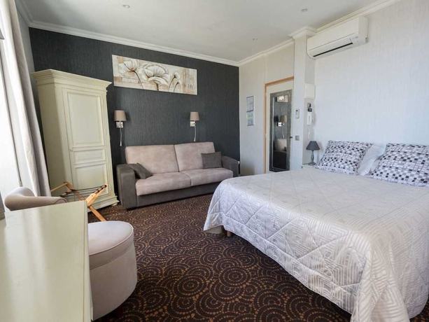 Imagen de la habitación del Hotel Restaurant Le Bellevue, Bormes-les-Mimosas. Foto 6